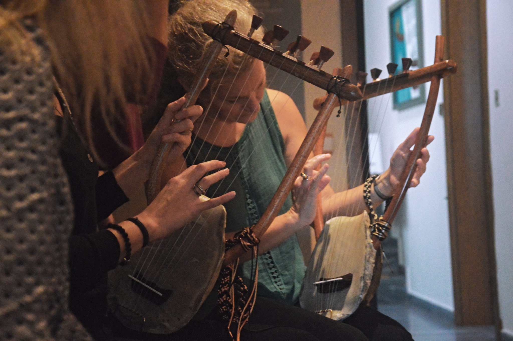 SEIKILO Experiences - Thessaloniki - Learn an Ancient Music Instrument: The Lyre of Apollo