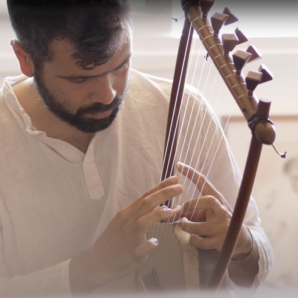 SEIKILO Experiences - Thessaloniki - Learn an Ancient Music Instrument: The Lyre of Apollo