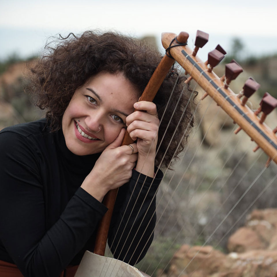 SEIKILO Experiences - Thessaloniki - Learn an Ancient Music Instrument: The Lyre of Apollo