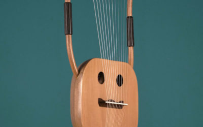 Lyre of Olympus (11 or 13 strings) – ancient lyre with cedarwood